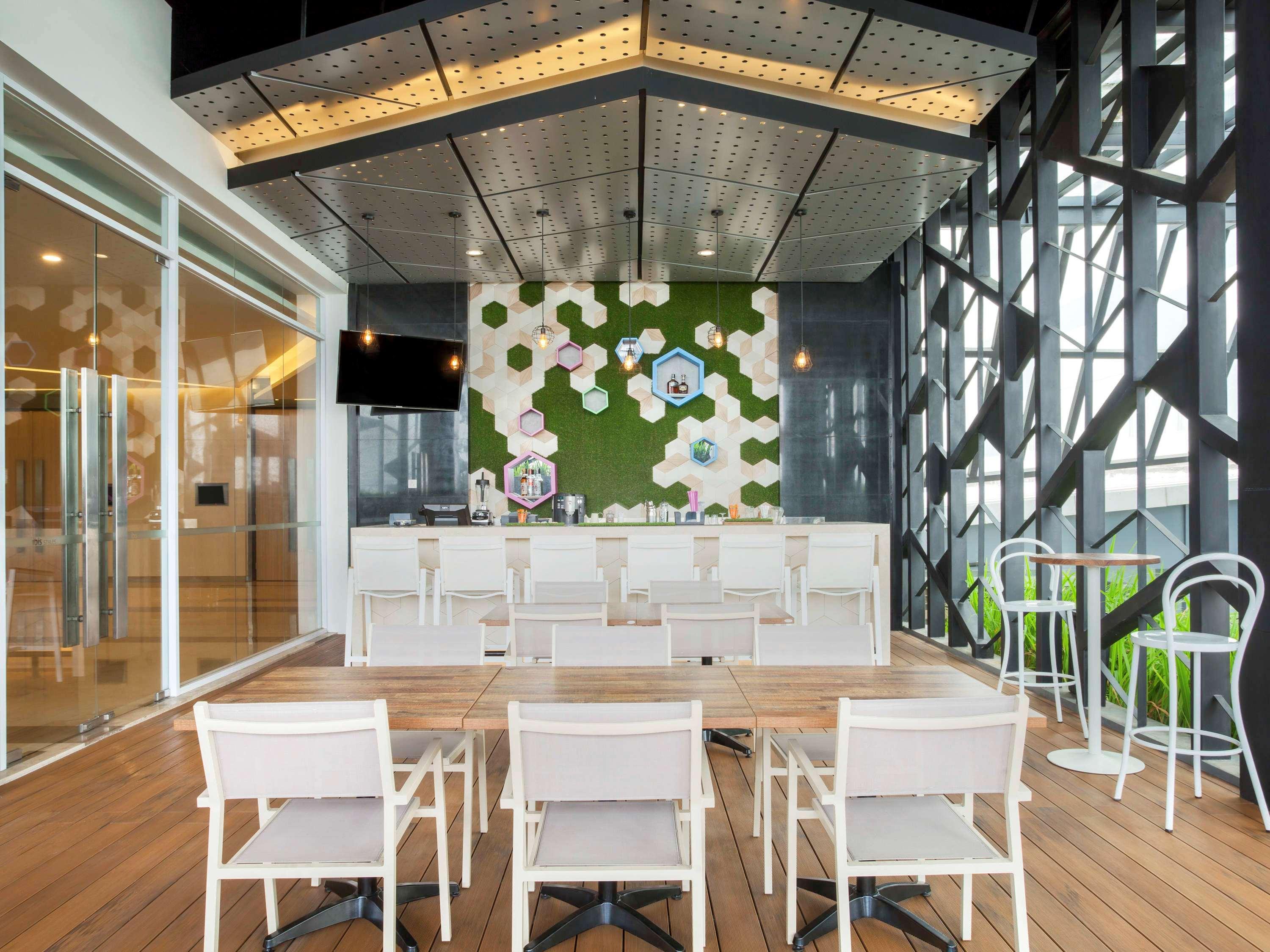 Ibis Styles Jakarta Sunter Zewnętrze zdjęcie
